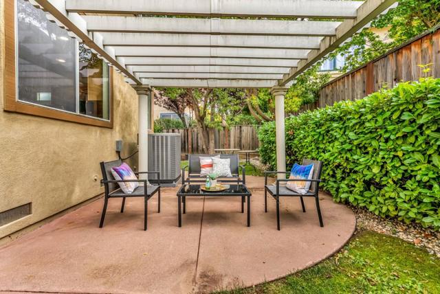 221 Victory Circle, San Ramon CA: https://media.crmls.org/mediaz/301fd1ac-5cd5-4e36-8269-e8c72a5bc932.jpg