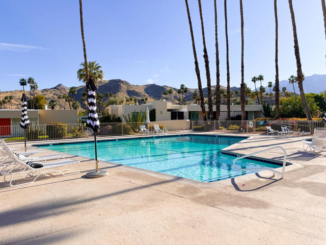 189 Desert Lakes Drive, Palm Springs CA: https://media.crmls.org/mediaz/301fd867-8f3e-4c0f-859f-bb756858027e.jpg