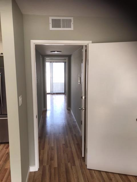 28 Houston Street, San Francisco CA: https://media.crmls.org/mediaz/301fde8e-6a21-415f-8980-d019643030e1.jpg