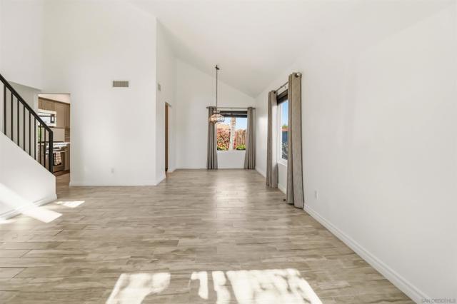 13170 Entreken Ave,  CA: https://media.crmls.org/mediaz/30201905-6bb2-46fb-bca0-2bbac3495000.jpg