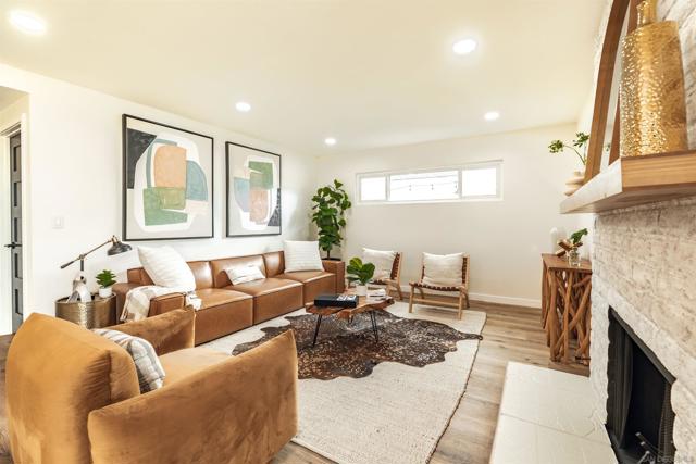 3624 Governor Dr, San Diego CA: https://media.crmls.org/mediaz/302091df-e048-4fc6-9653-b244051f1da3.jpg
