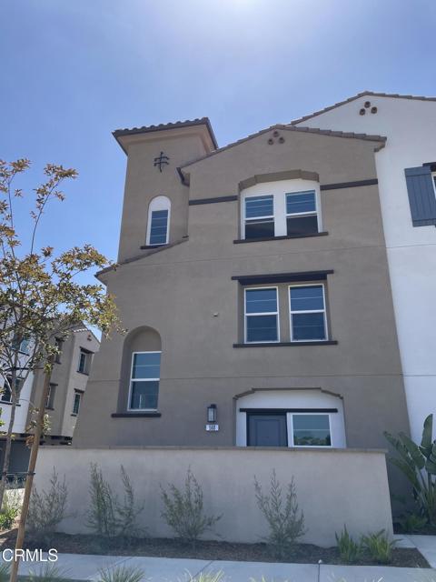 Detail Gallery Image 1 of 20 For 560 via San Felipe, Camarillo,  CA 93012 - 3 Beds | 2/2 Baths