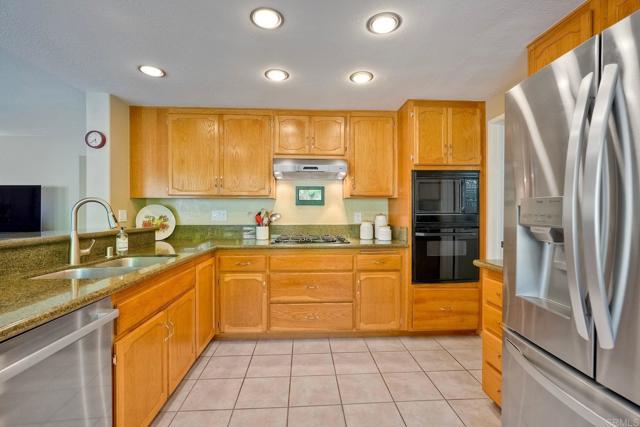 Detail Gallery Image 12 of 47 For 14013 Saddlewood Dr, Poway,  CA 92064 - 4 Beds | 3 Baths