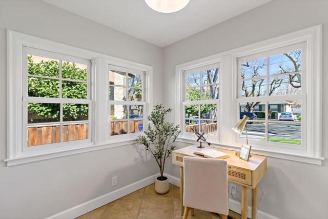 847 Willow Glen Way, San Jose CA: https://media.crmls.org/mediaz/3021e974-54ed-4d4e-b990-d348d1330ff4.jpg