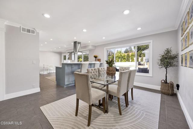 5308 Ambridge Drive, Calabasas CA: https://media.crmls.org/mediaz/30220fb6-3985-4b4f-8312-4afebe1eaeaf.jpg