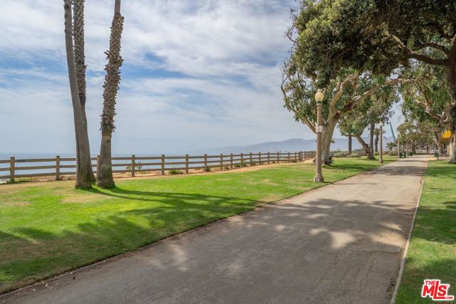 446 San Vicente Boulevard, 106 photo 33