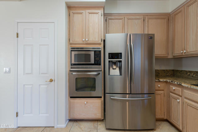 Detail Gallery Image 12 of 29 For 12320 Backdrop Ct, Bakersfield,  CA 93306 - 3 Beds | 2 Baths