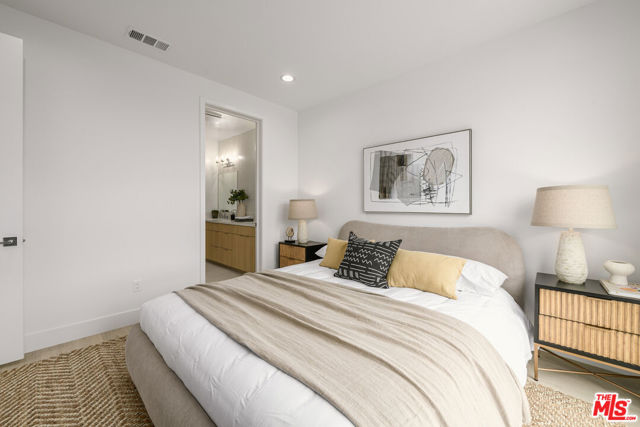 1248 Lodi Place, Los Angeles CA: https://media.crmls.org/mediaz/302337d1-7b4f-488e-9e11-74148f8f6e32.jpg