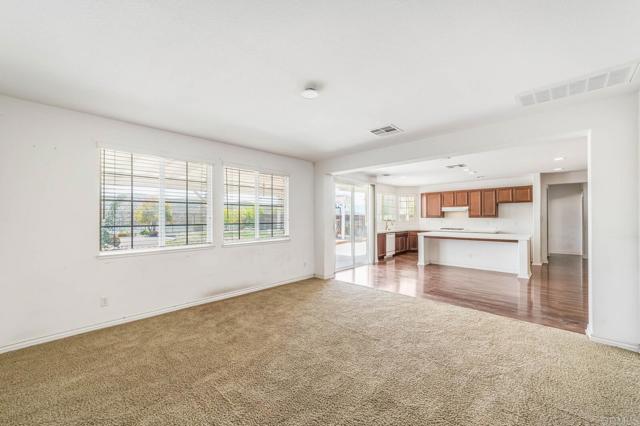 41013 Sunsprite St, Lake Elsinore CA: https://media.crmls.org/mediaz/30240ab9-c5c9-4fca-b58e-71d24e90e7d5.jpg