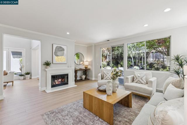 24 Volterra Ct, Danville CA: https://media.crmls.org/mediaz/3024a830-b395-4f2c-97ec-c1fca493b281.jpg