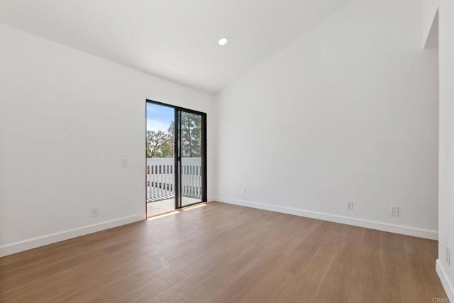 2512 Santa Ana Ave, Costa Mesa CA: https://media.crmls.org/mediaz/3024e1e8-f60a-48f6-b50a-3e39aa4286e7.jpg