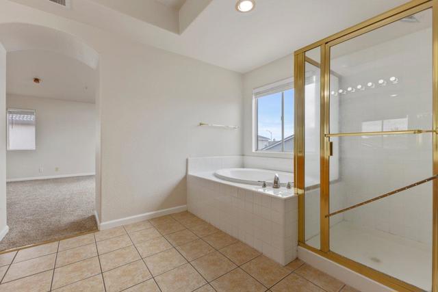 1033 Lewis Street, Salinas CA: https://media.crmls.org/mediaz/30250c38-32f5-4982-92f0-e3616385f16b.jpg