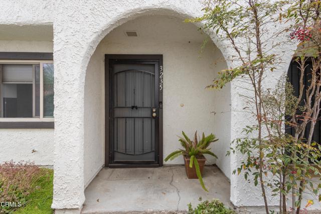 3235 Kelp Lane, Oxnard CA: https://media.crmls.org/mediaz/302537e8-64ba-4118-9bf5-e33e106edff7.jpg
