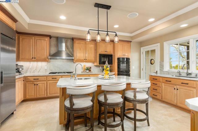 3029 Alburni Ct, Pleasanton CA: https://media.crmls.org/mediaz/30256e01-cc5a-49e3-9f7f-0b7f32252ba2.jpg