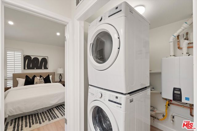 853 Larrabee Street, West Hollywood CA: https://media.crmls.org/mediaz/3025a3ea-6418-450d-ae83-0a247593864b.jpg