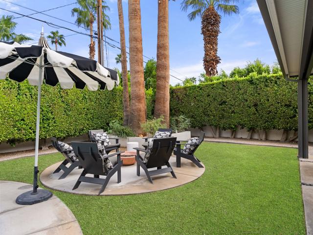 460 N Orchid Tree Lane, Palm Springs CA: https://media.crmls.org/mediaz/3025ea0d-6c18-4b5c-893a-34f42d955afc.jpg