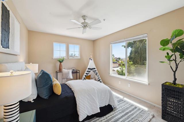 3582 Ridgecrest Way, Livermore CA: https://media.crmls.org/mediaz/30260a9f-15bf-4e03-9b54-de145147f21d.jpg