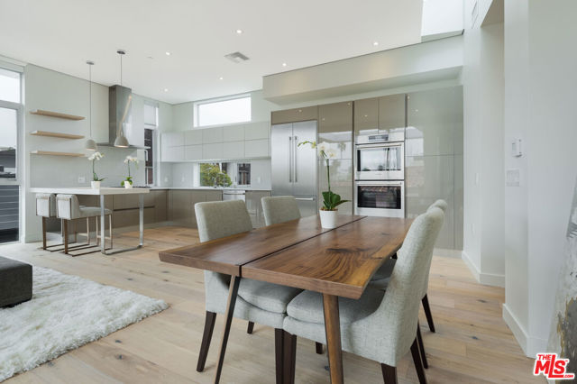 11962 GORHAM Avenue, Los Angeles CA: https://media.crmls.org/mediaz/3026531e-de01-4fb7-963d-091311646f7d.jpg