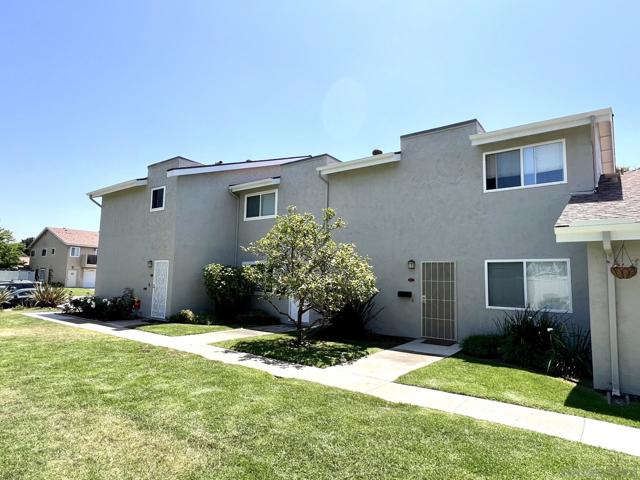 4924 Via Lapiz, San Diego, California 92122, 3 Bedrooms Bedrooms, ,1 BathroomBathrooms,Townhouse,For Sale,Via Lapiz,240023155SD