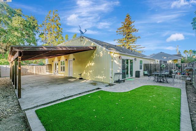 337 I St, Fremont CA: https://media.crmls.org/mediaz/3027c177-279b-4bec-be7d-83183ffdd7a5.jpg