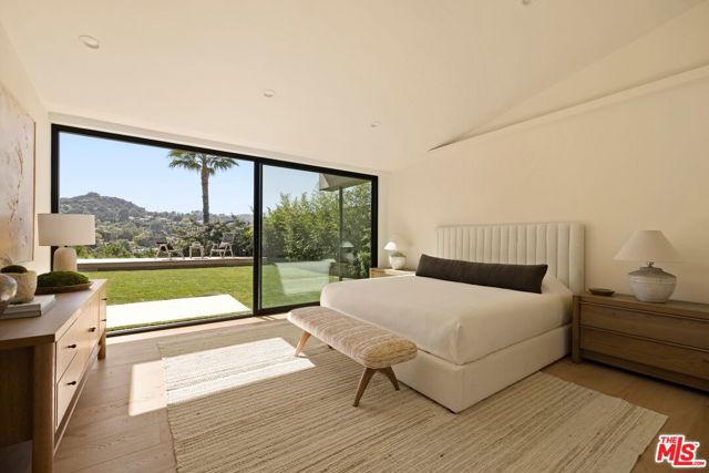 Image 8 of 21 For 3565 Crownridge Drive