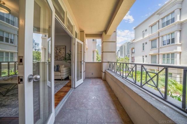 655 India St, San Diego CA: https://media.crmls.org/mediaz/30289f4a-d15a-4894-8650-12a0d7e015d3.jpg