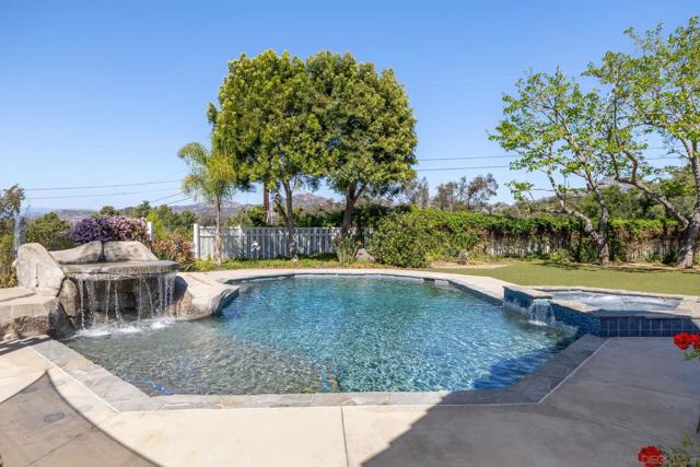 16334 Woodson View Rd, Poway CA: https://media.crmls.org/mediaz/30295017-4273-4500-85f1-f74788e5333d.jpg