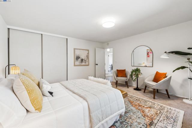 3014 BROADMOOR VIEW, Oakland CA: https://media.crmls.org/mediaz/3029d4cd-2d97-4776-877f-54002a04a41d.jpg