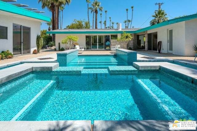 780 S Palo Verde Avenue, Palm Springs CA: https://media.crmls.org/mediaz/302a1ccd-26ee-41fe-bf9f-f1d971af60b6.jpg