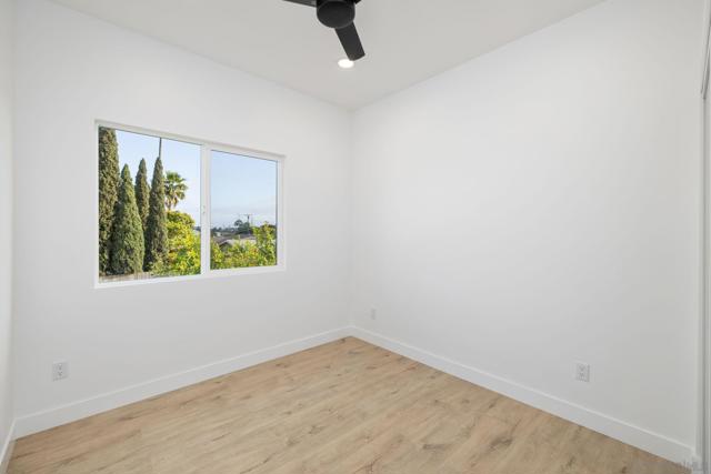 4626 4628 Derrick dr, San Diego CA: https://media.crmls.org/mediaz/302b0a84-d488-48ef-b081-2f91196d3b96.jpg