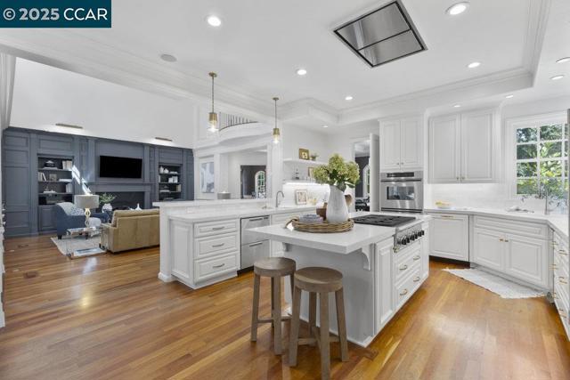1826 Alameda Diablo, Diablo CA: https://media.crmls.org/mediaz/302b6bc1-42d1-4e71-a658-e13b72779f86.jpg