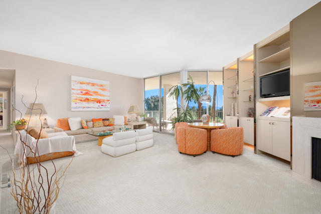 900 Island Drive, Rancho Mirage CA: https://media.crmls.org/mediaz/302bc22e-ab4a-49ec-83ec-3c92b44e1263.jpg