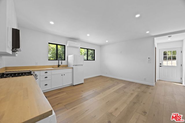1131 Rancho Drive, Ojai CA: https://media.crmls.org/mediaz/302c7d75-ea70-4300-9a5a-1764a0d8b695.jpg