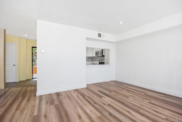 Detail Gallery Image 18 of 45 For 2433 La Costa Ave. a,  Carlsbad,  CA 92009 - 2 Beds | 2/1 Baths