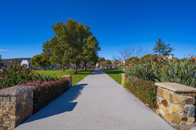 1202 Elfin Forest Rd W, San Marcos CA: https://media.crmls.org/mediaz/302da616-5127-436c-98c8-f47f2806fb03.jpg