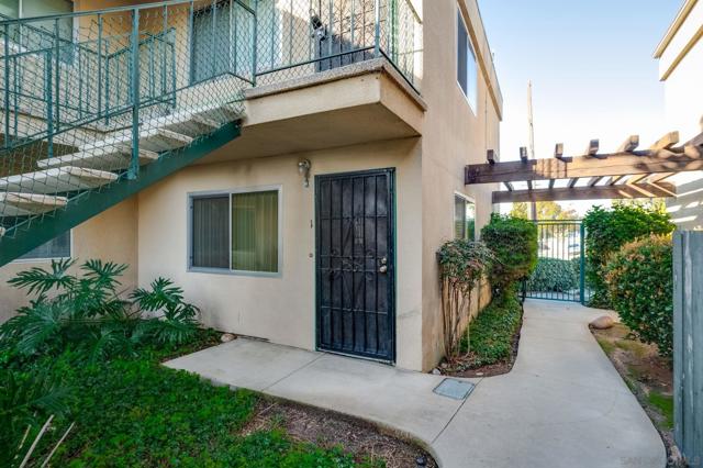 4851 Cole St, San Diego CA: https://media.crmls.org/mediaz/302e0203-2fce-4090-851b-7fa57a5f5825.jpg