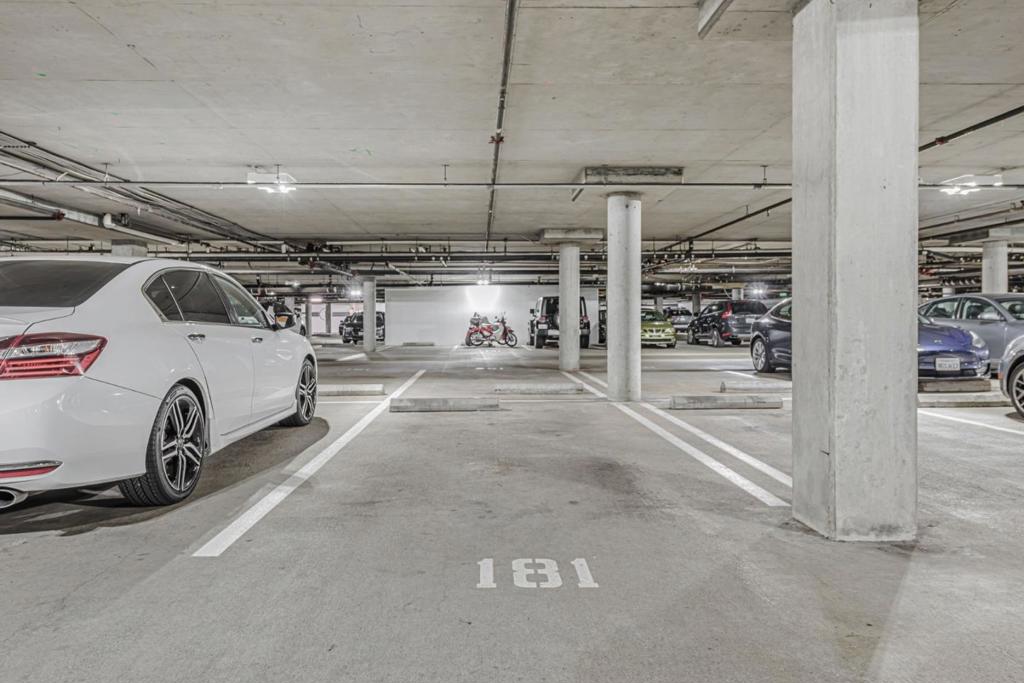 https://media.crmls.org/mediaz/302e2356-97b2-4e89-b883-9d0f8ef10bd3.jpg?preset=X-Large