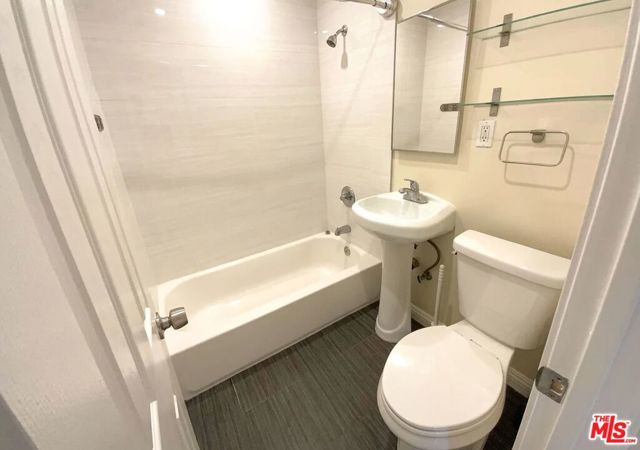 1205 Appleton Way, Venice CA: https://media.crmls.org/mediaz/302e2a1d-ee7c-476f-ada5-4ebc3d87cf35.jpg