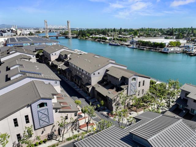 2853 Regatta Drive, Oakland CA: https://media.crmls.org/mediaz/302e9271-29f1-4a54-9cf0-fcd01e3cadaa.jpg