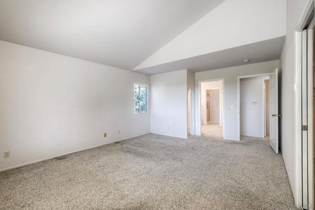 1089 Ridge Heights Dr, Fallbrook CA: https://media.crmls.org/mediaz/302f575d-3b1f-437e-a4ce-9d95b3aa3b61.jpg