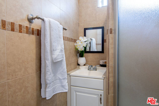 3556 Butler Avenue, Los Angeles CA: https://media.crmls.org/mediaz/302f8fae-5f0a-4d58-94d7-377a5b59a430.jpg