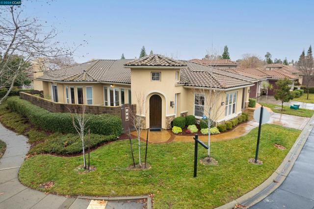 8702 Pasatiempo Circle, Roseville CA: https://media.crmls.org/mediaz/302fbf8c-e5d0-432f-82c2-c173355f54b3.jpg