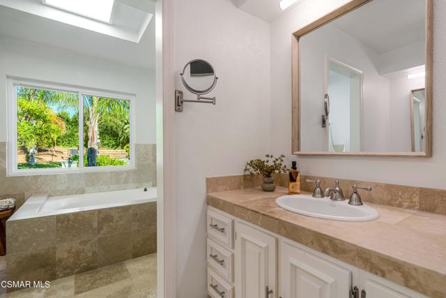 552 Longbranch Road, Simi Valley CA: https://media.crmls.org/mediaz/3033d8a2-4f46-437a-b66a-e4326d8a41d3.jpg