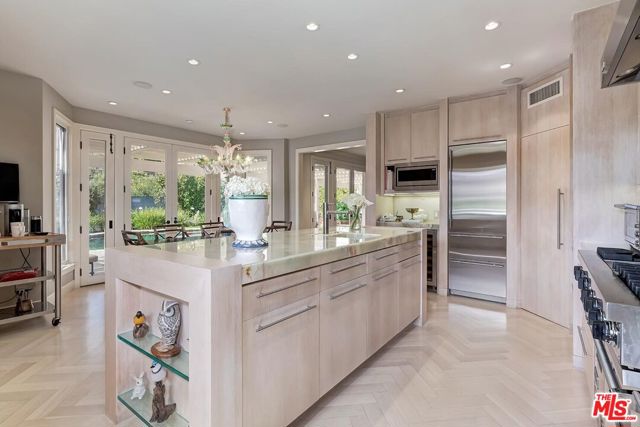 2807 Deep Canyon Drive, Beverly Hills CA: https://media.crmls.org/mediaz/3033e6c9-a580-4111-a159-ea4e5c22d04d.jpg