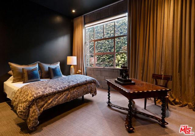 710 N Orlando Avenue, West Hollywood CA: https://media.crmls.org/mediaz/303518c4-460c-4808-9bb9-4e307984b277.jpg