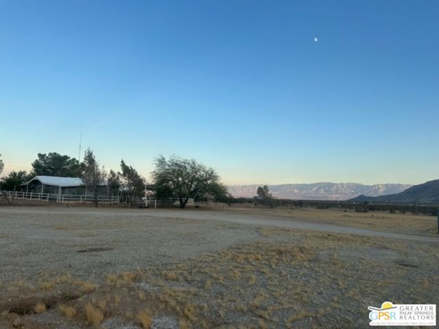 31750 Selmadolph Street, Lucerne Valley CA: https://media.crmls.org/mediaz/30354fde-882e-4224-b1c6-4755cdf64290.jpg