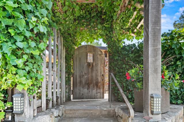25550 Rio Vista Drive, Carmel CA: https://media.crmls.org/mediaz/30357caa-e246-41a8-b22e-5737cb82efc1.jpg