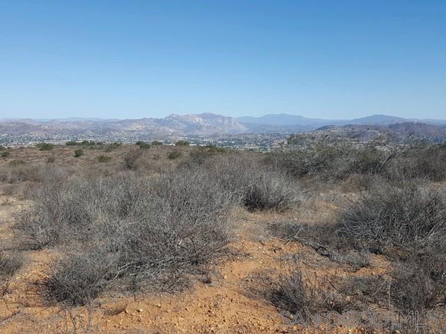 8209 Mesa Rd, Santee CA: https://media.crmls.org/mediaz/303589bd-495d-4d7b-9518-37bb5d984087.jpg