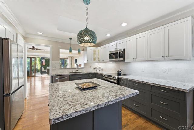 Detail Gallery Image 12 of 36 For 866 Cordova St, San Diego,  CA 92107 - 4 Beds | 2/1 Baths