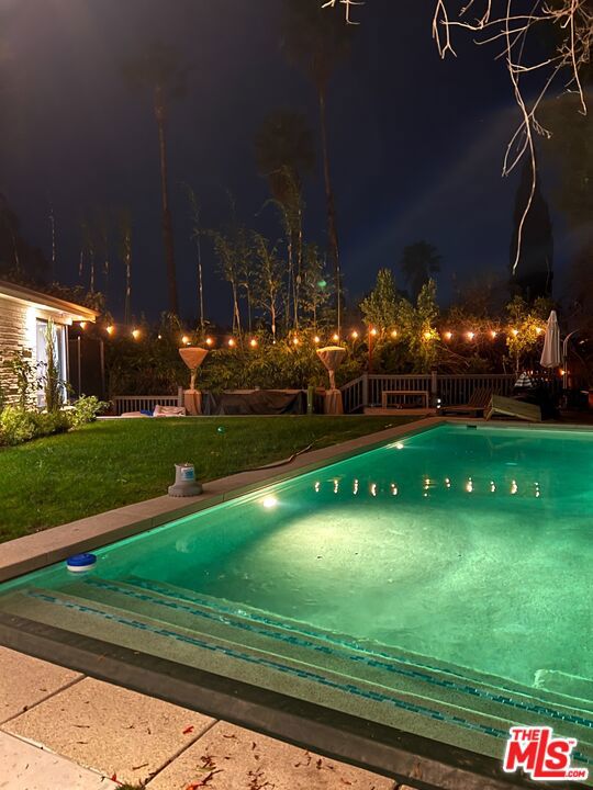 4108 Valley Vista Court, Sherman Oaks CA: https://media.crmls.org/mediaz/3036877a-76ae-4f38-b738-bc38d7bbffe9.jpg